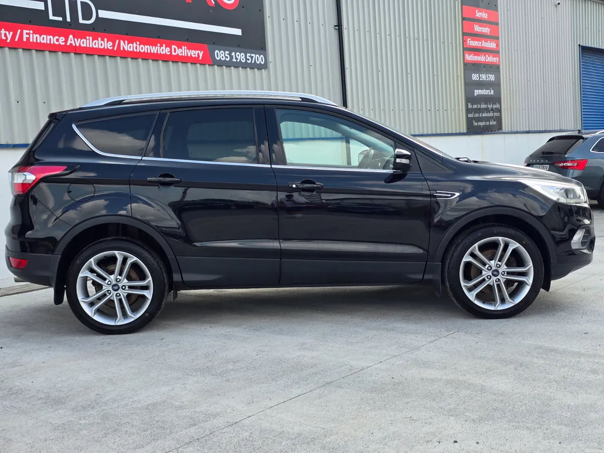 2018 FORD KUGA TITANIUM MODEL LOW MILAGE - Image 4