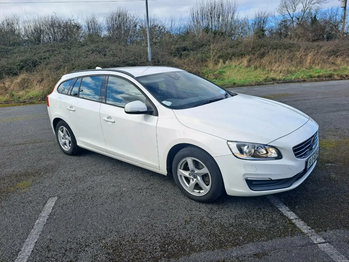 Car Volvo V60 Business Edition - Image 1