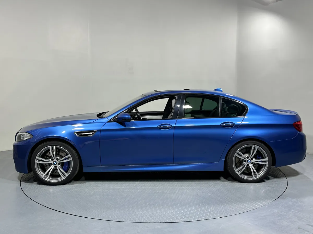 BMW M5 4.4 V8 132 - Image 4