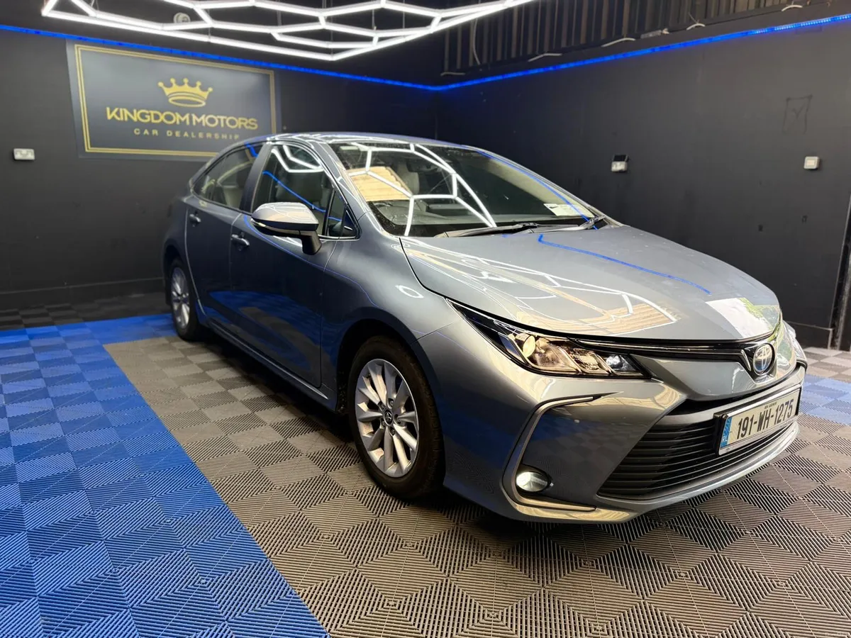 Toyota Corolla,AUTOMATIC,Petrol-hybrid,Nct 11/27 - Image 2
