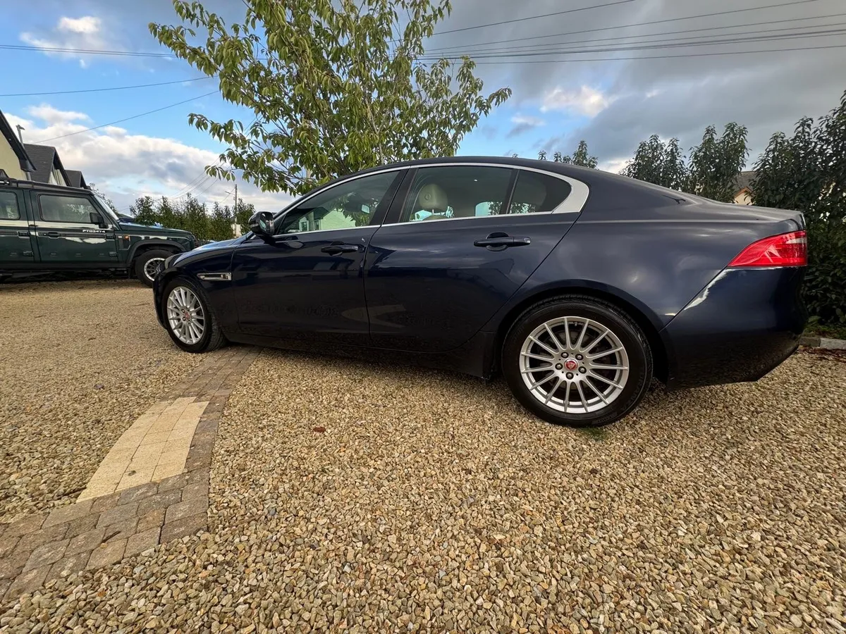 2017 Jaguar XE Auto Leather, 117kkm, Irish 1 Owner - Image 4