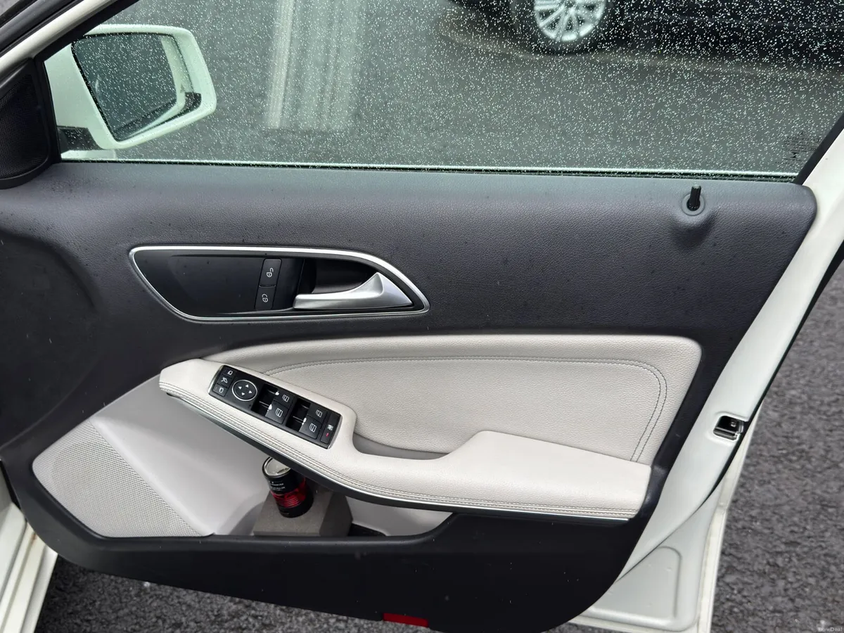 Mercedes Benz A Class  2013 - Image 3