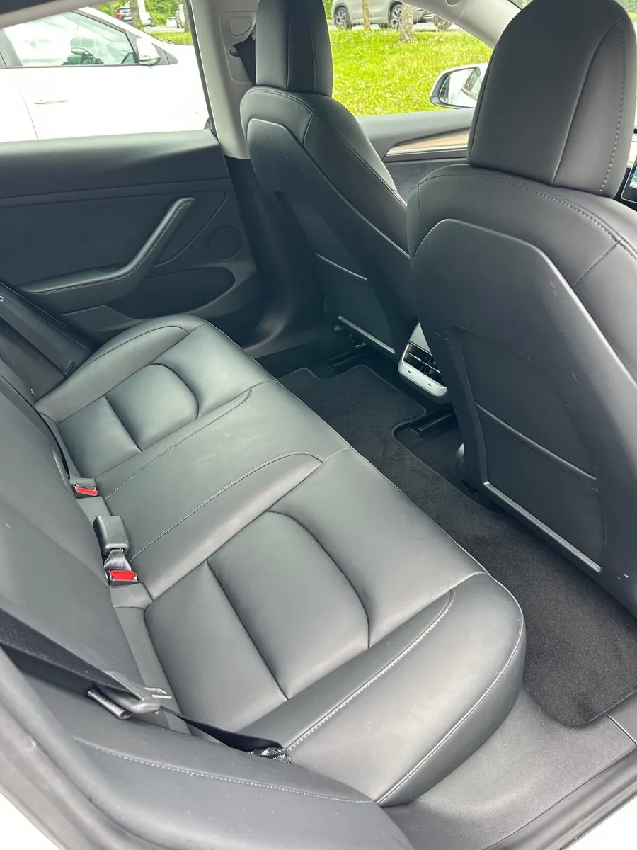 Tesla Model 3 long range  AWD - Image 2