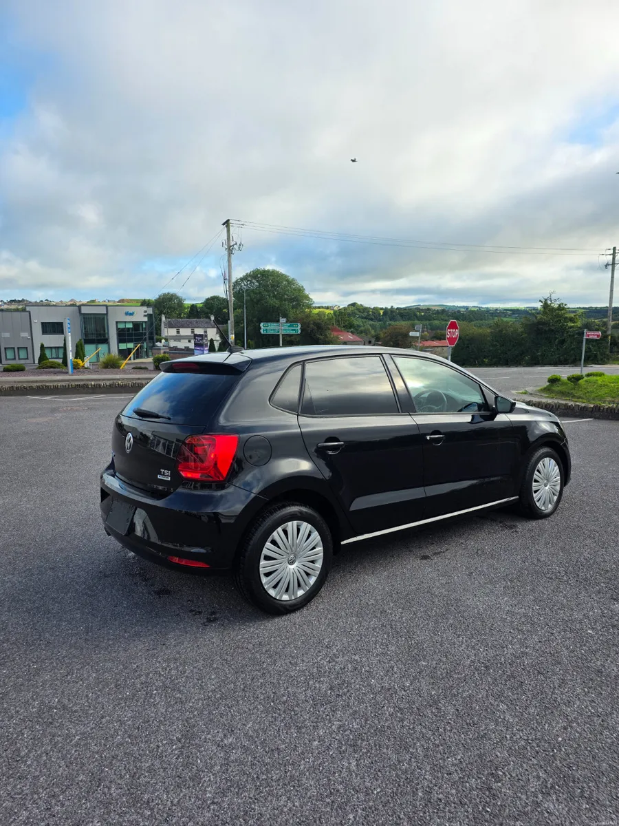 2015 Volkswagen Polo - Image 4