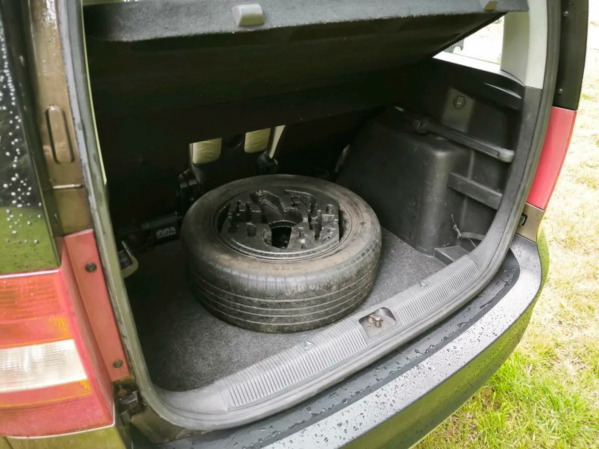 Car - Image 5