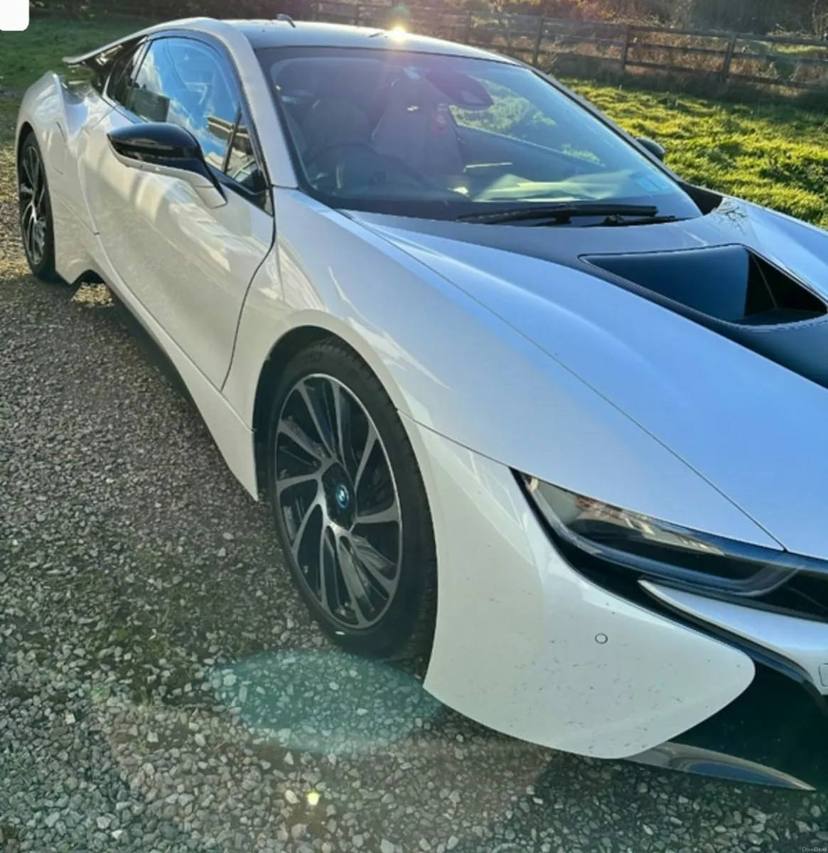 BMW i8 2016 Automatic quick sale  low miles - Image 2