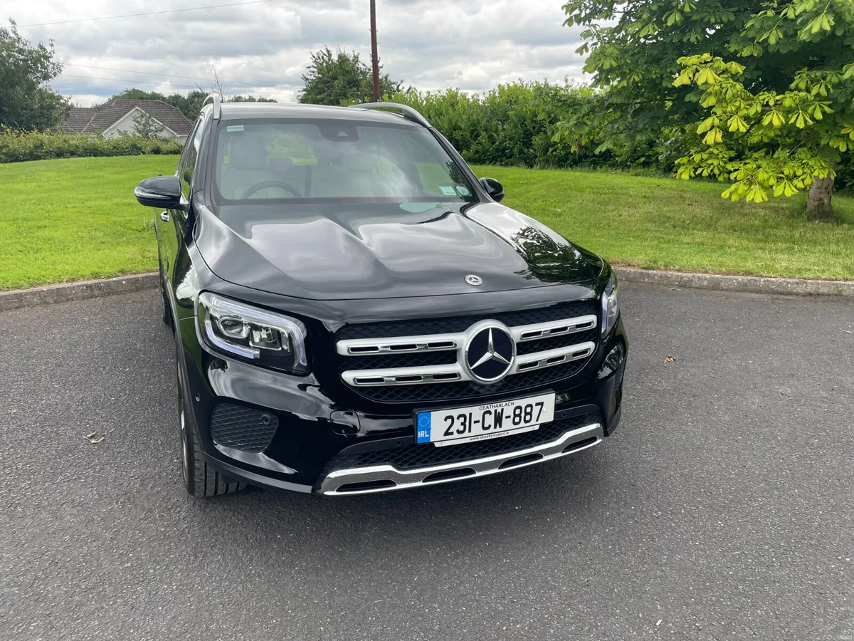Mercedes-Benz GLB 2023 - Image 2