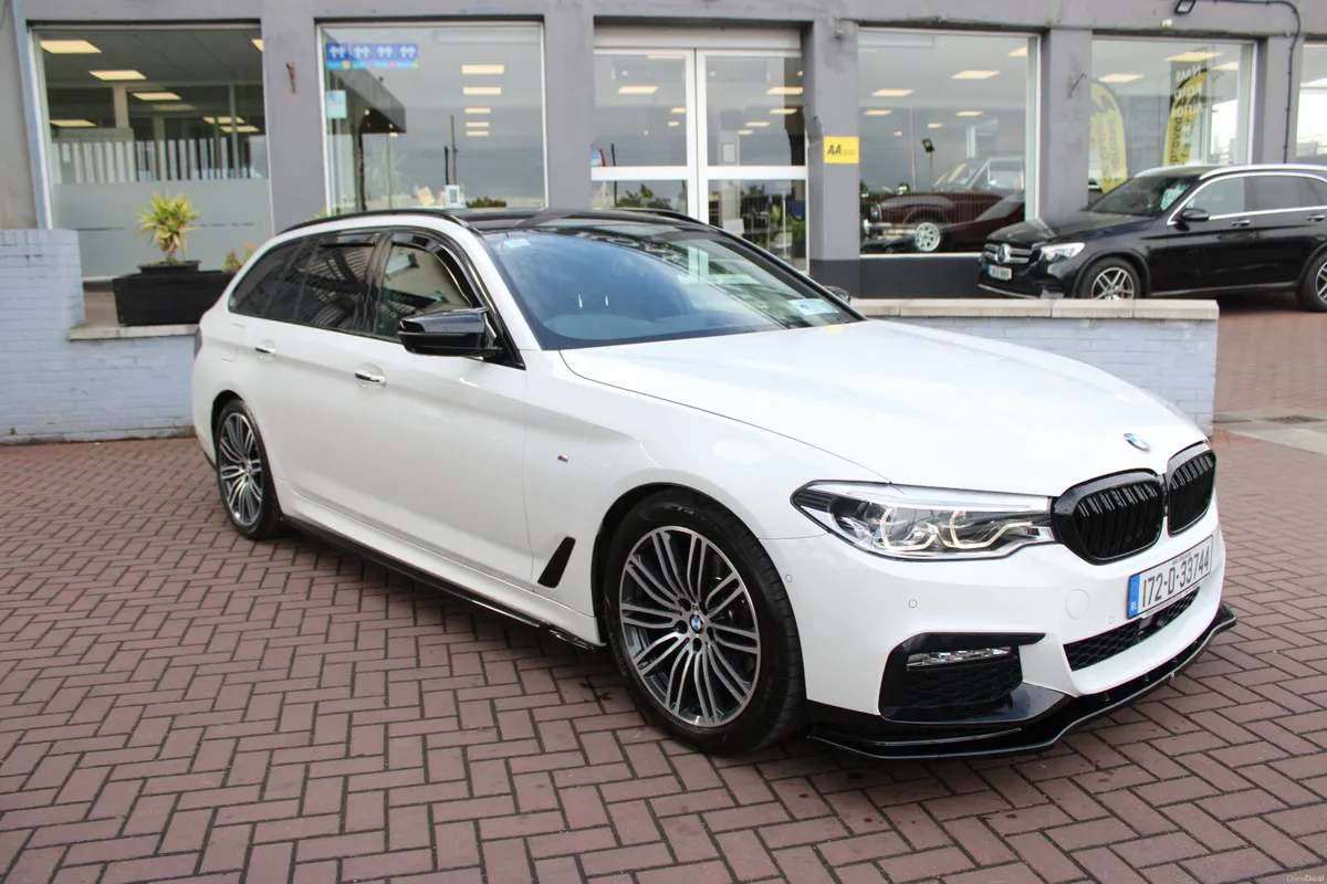 BMW 523DM-SPORT PLUS PACK AUTOMATIC // LOADS OF EX - Image 1
