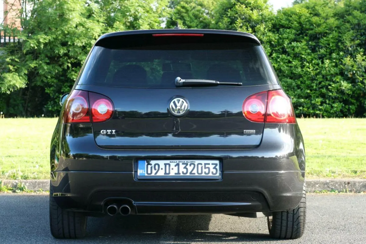 Golf GTI Pirelli Edition - Image 3