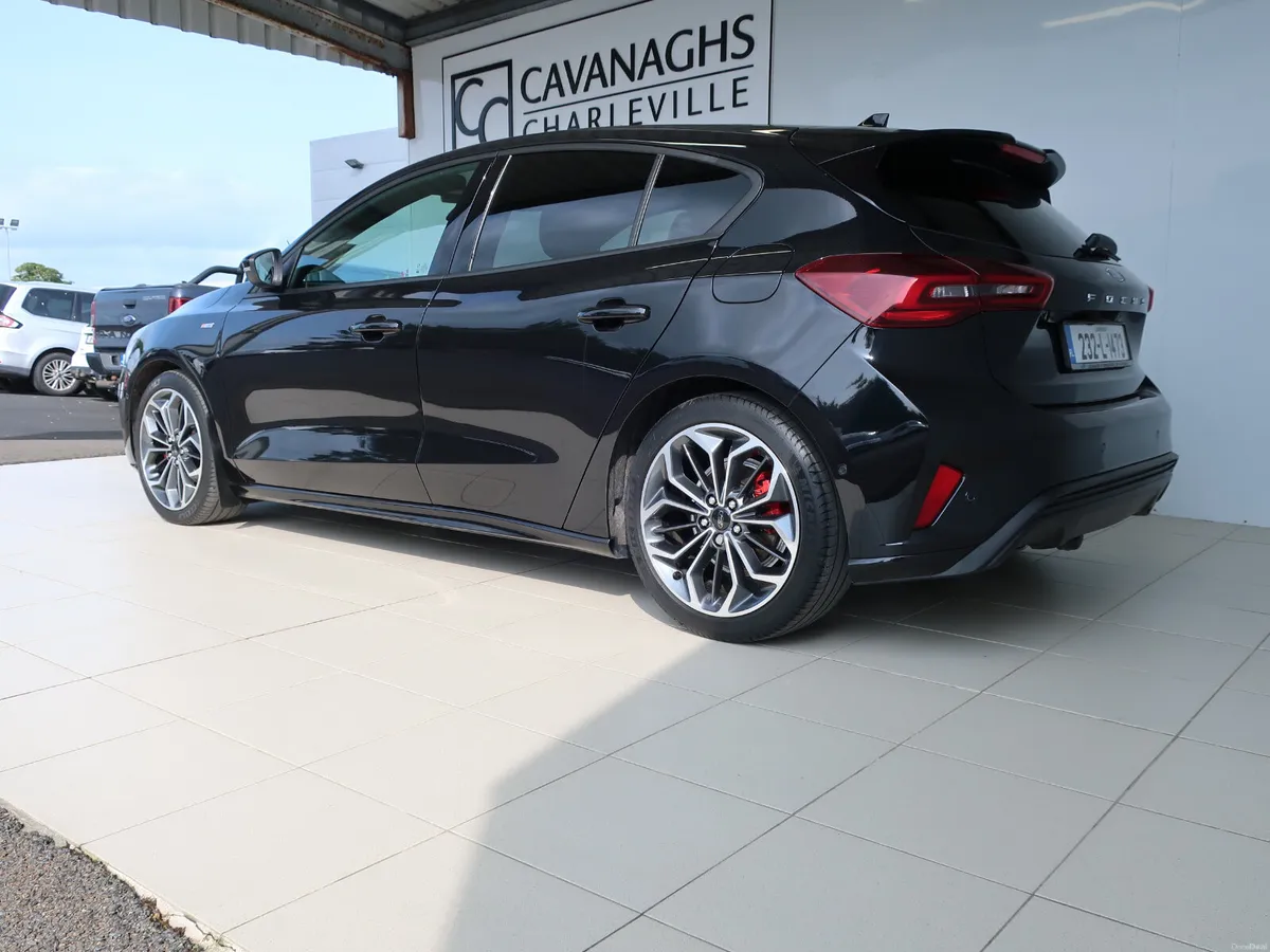 2023 FOCUS 1.5TDCi ST-LINE X 120PS WITH EXTRAS - Image 3