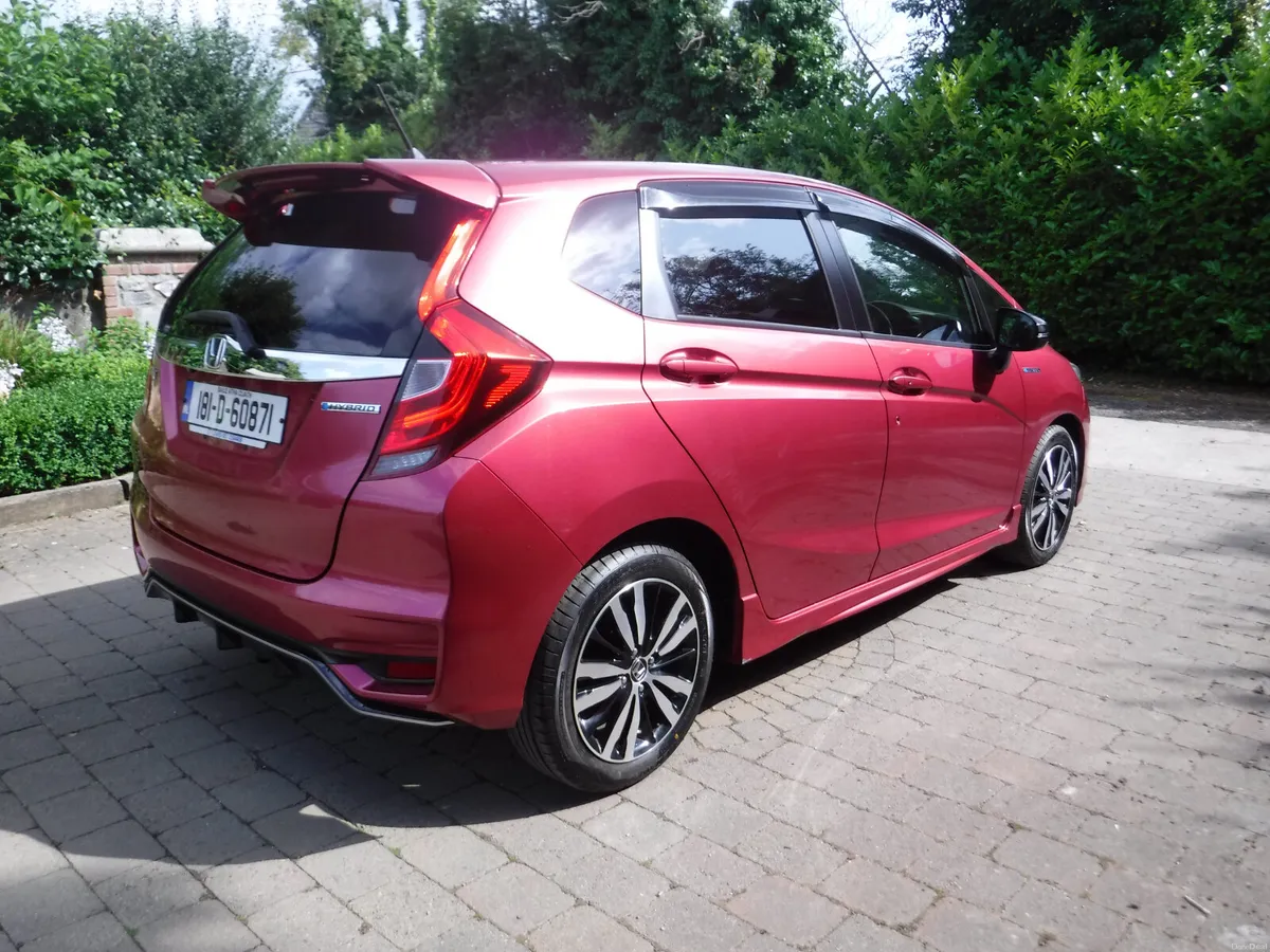 Honda Fit 1.5 AUTO HYBRID SPORTS NCT 7/27 - Image 3