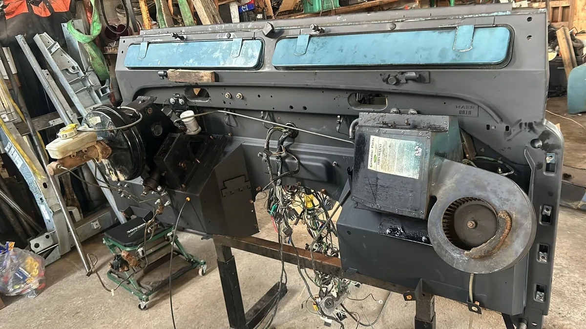 Landrover Defender 90 - Deposit Taken - Image 3