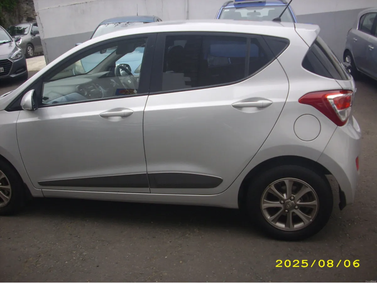 Hyundai i10 MANUAL DELUXE 4DR - Image 6