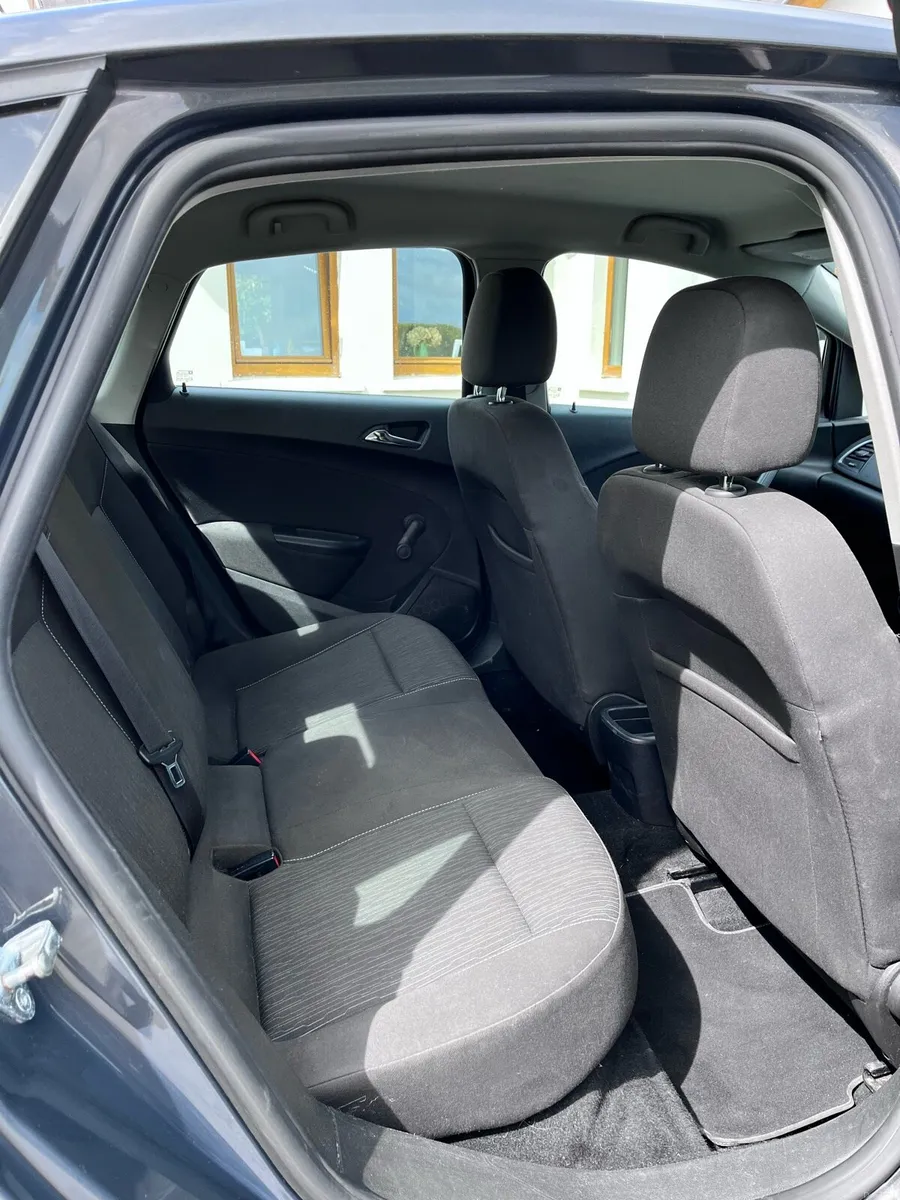 Opel Astra 2013 - Image 4