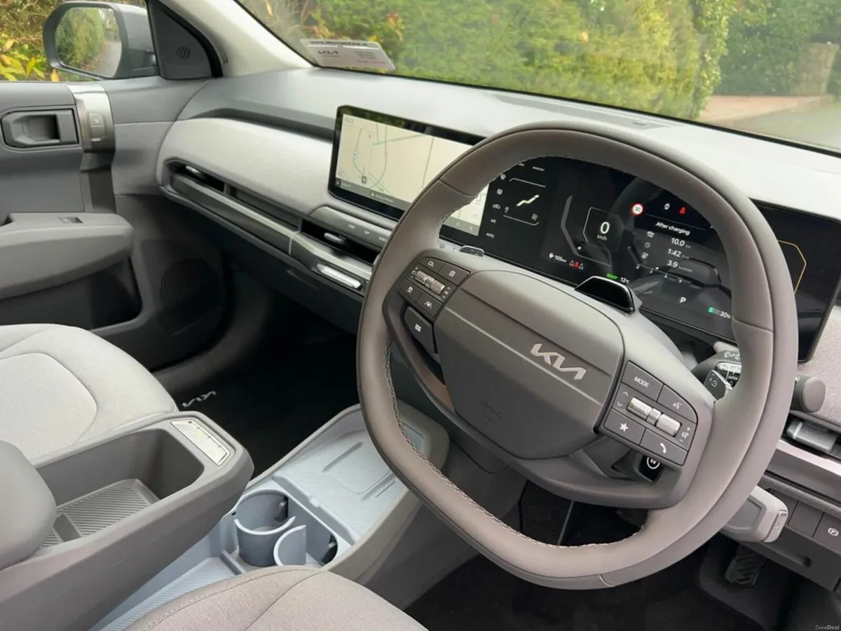 Kia EV3 Order now 261 *Earth 2 up to 436 km range, - Image 4