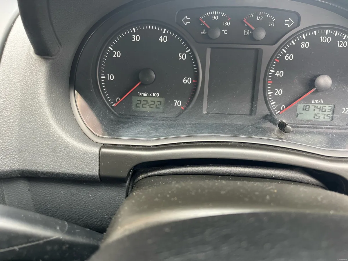 Volkswagen polo - Image 4