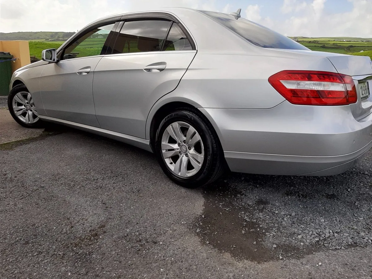 2012 Mercedes E220 Diesel - Image 2