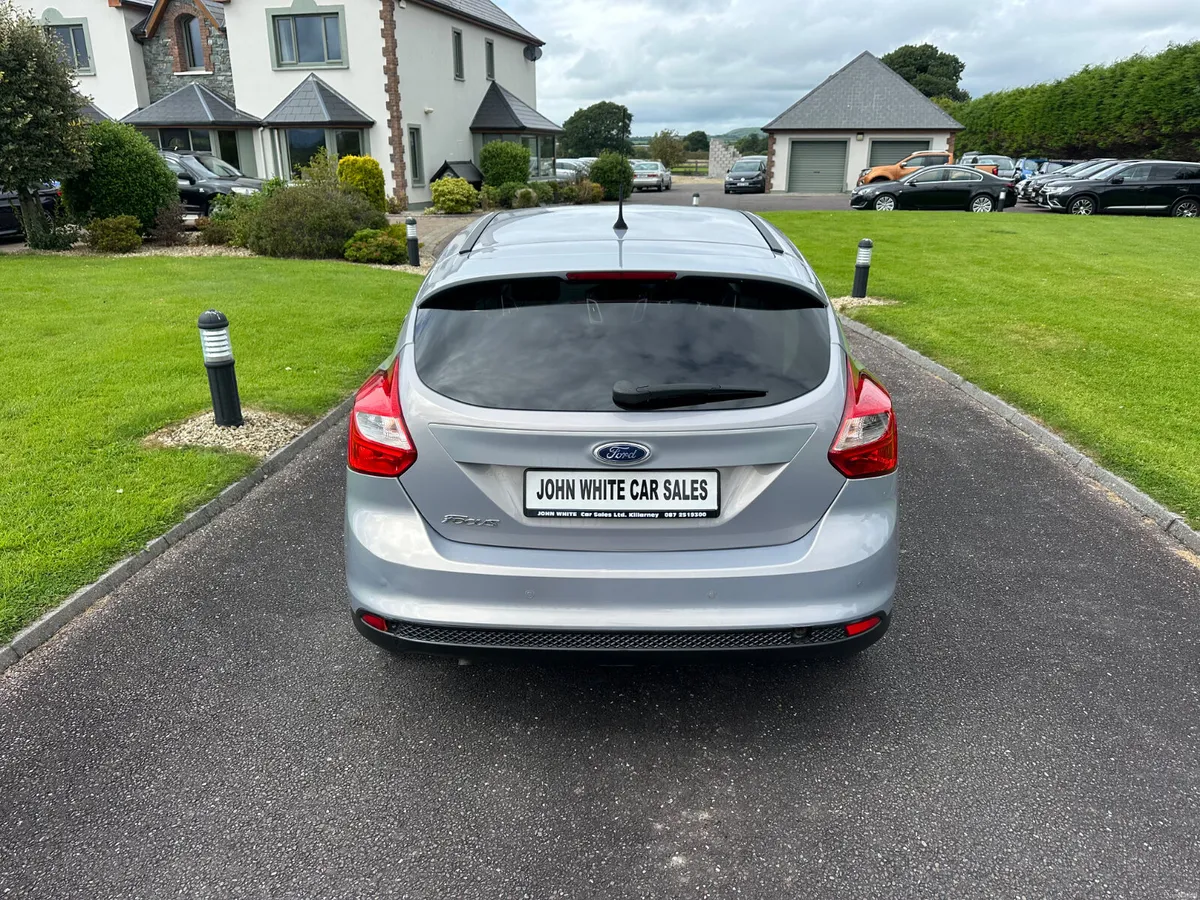 Ford Focus 1.6 petrol low Tax - Image 4