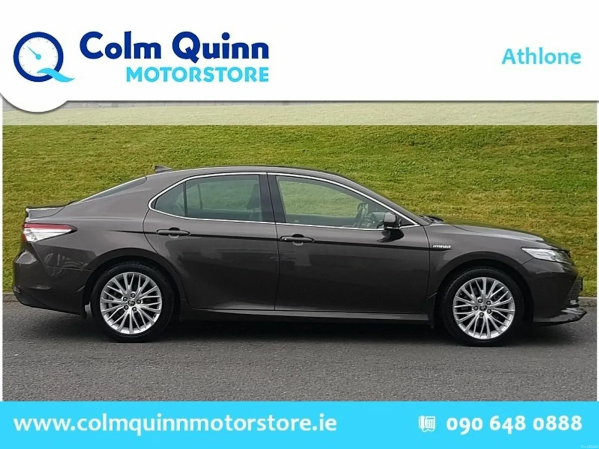 Toyota Camry 2.5 Hybrid Platinum *12 Months Warran - Image 3
