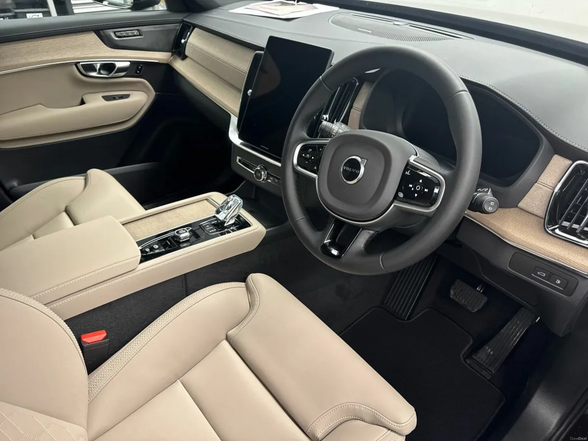 Volvo XC90 T8 PLUS DARK MULBERRY RED - Image 6