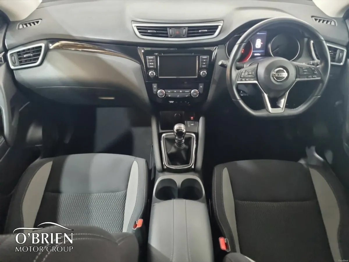 Nissan Qashqai 1.5 DSL SE **Pan Roof** - Image 2