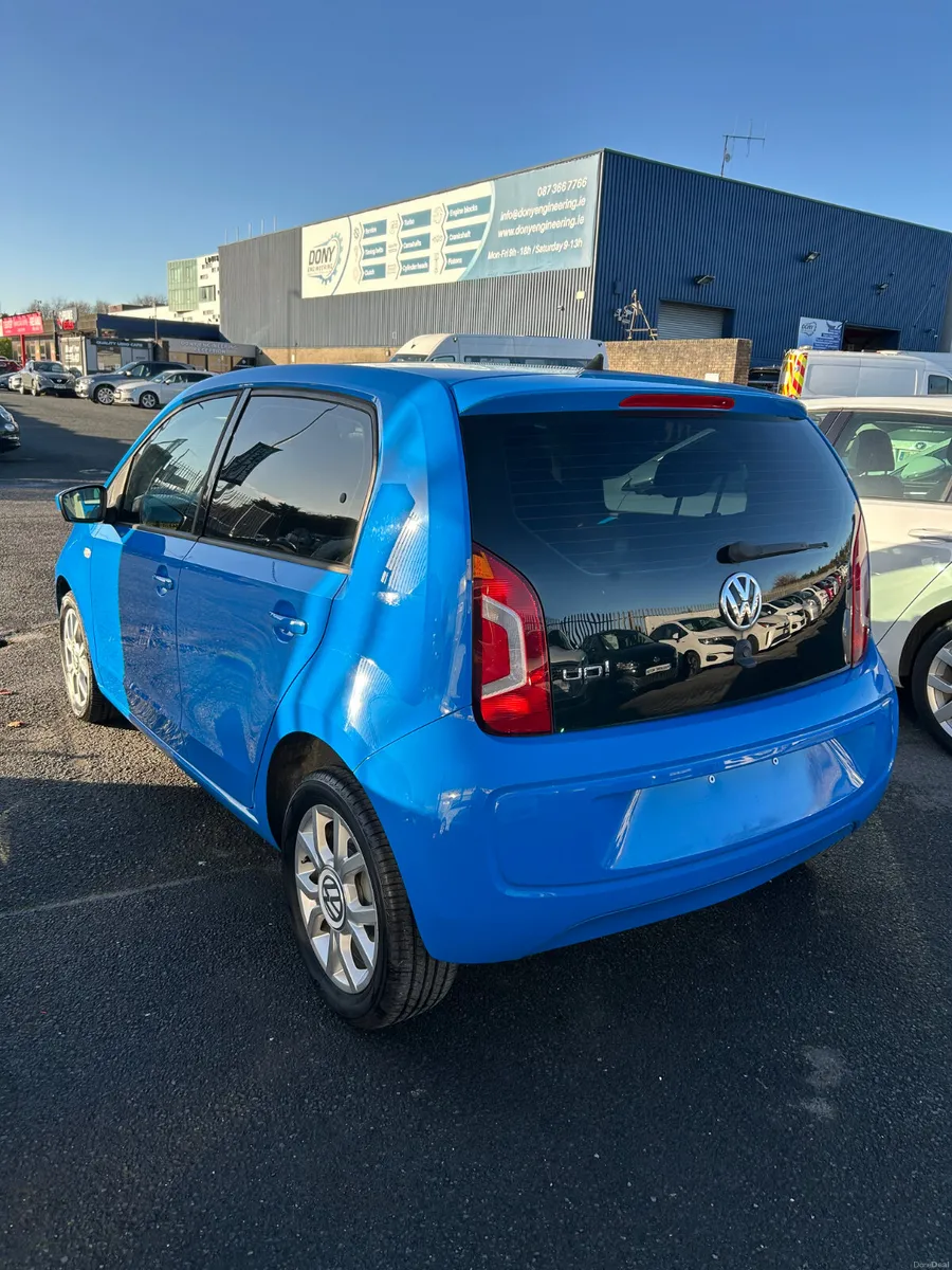 VW UP - Image 5