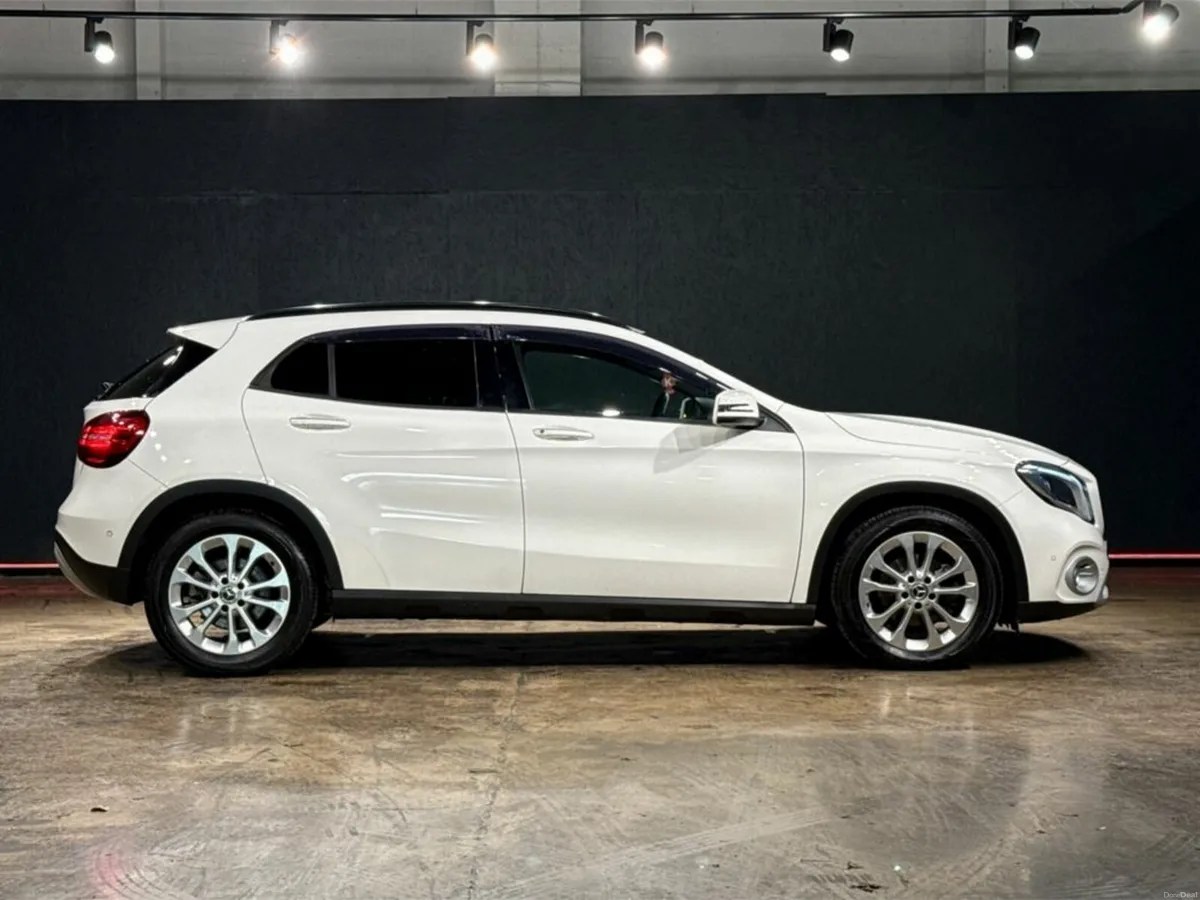Mercedes-Benz GLA 1.6 AUTOMATIC - HALF BLACK LEATH - Image 3