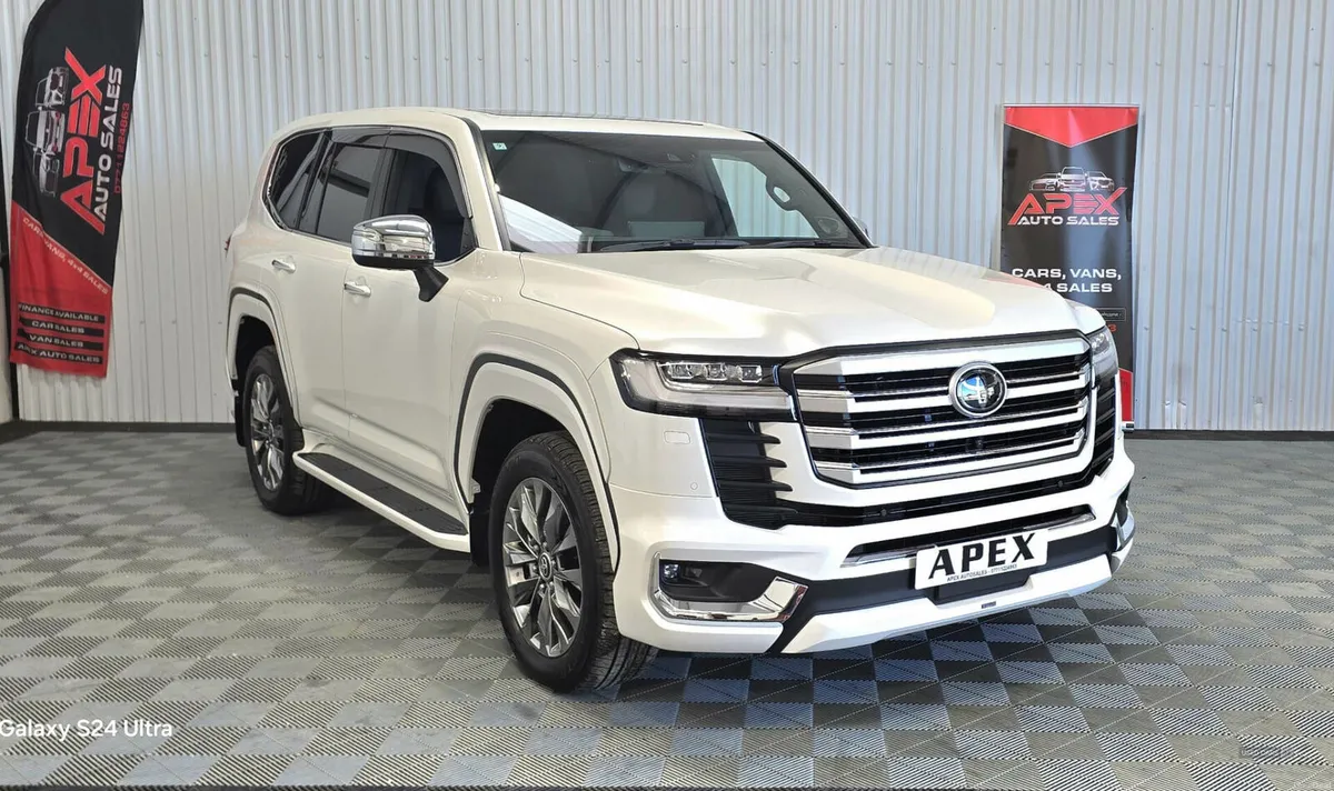 Toyota Land Cruiser LC300 DIESEL 2025 - Image 1