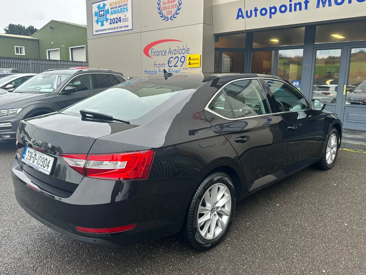 2.0 TDI AMBITION (150BHP) - SAVE 2000eur - Image 3