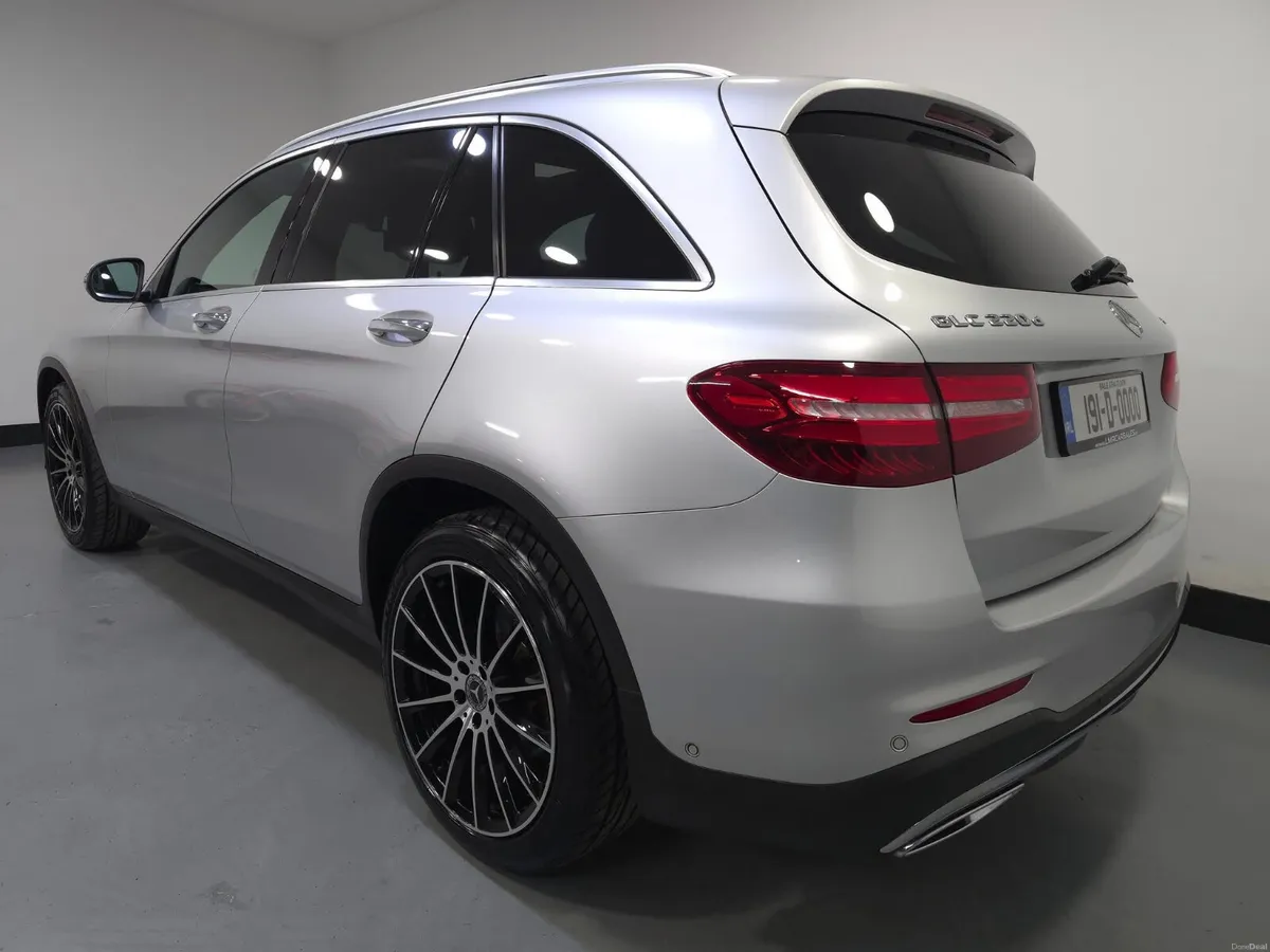 Mercedes GLC AMG Line Premium Plus - Image 2