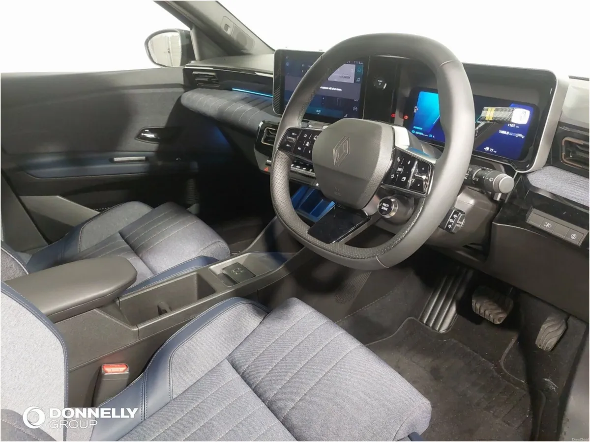 Renault 4 E-Tech Estate Techno - Image 4