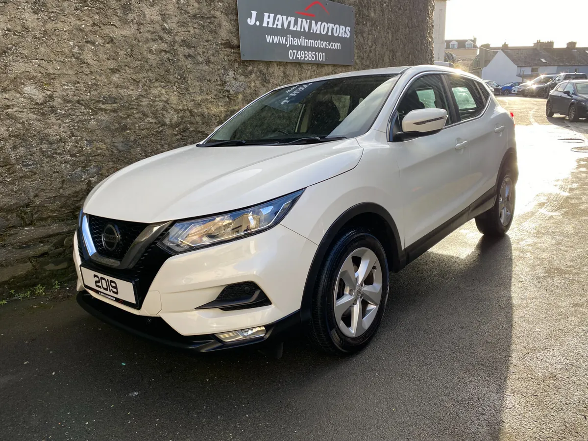 Mar 2019 Nissan Qashqai DCi Acenta Premium - Image 4