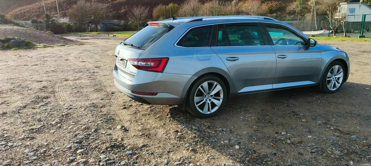 Skoda Superb 2016 - Image 5