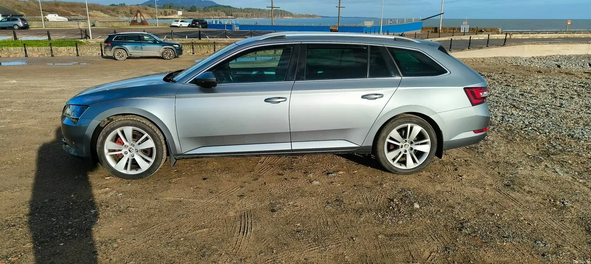 Skoda Superb 2016 - Image 6