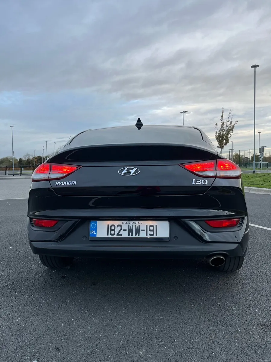 Hyundai i30 luxury trim fastback 2018 - Image 4