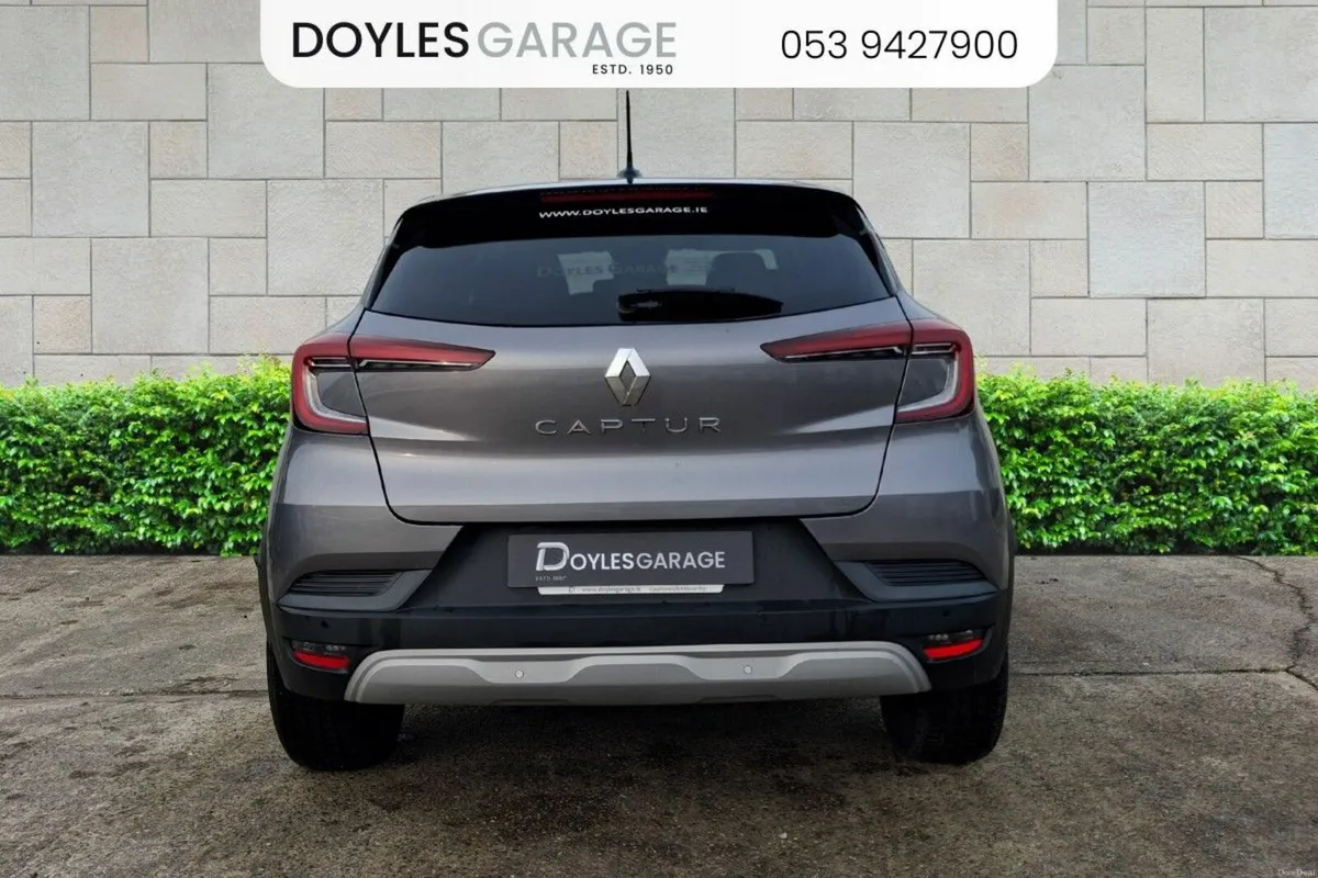 Renault Captur Limited 1.0 TCe Petrol 90bhp - Image 3