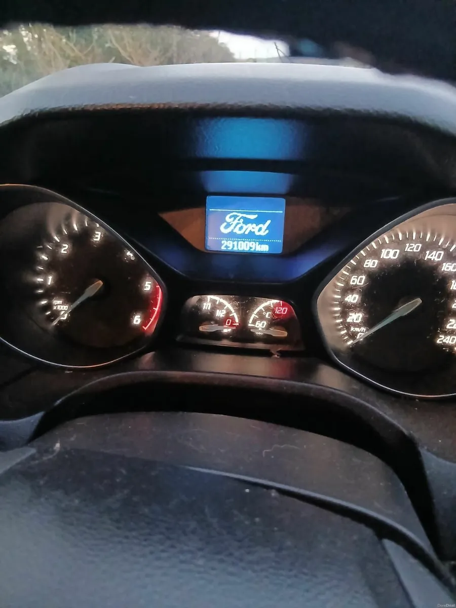 Ford Focus 2015 - Image 2