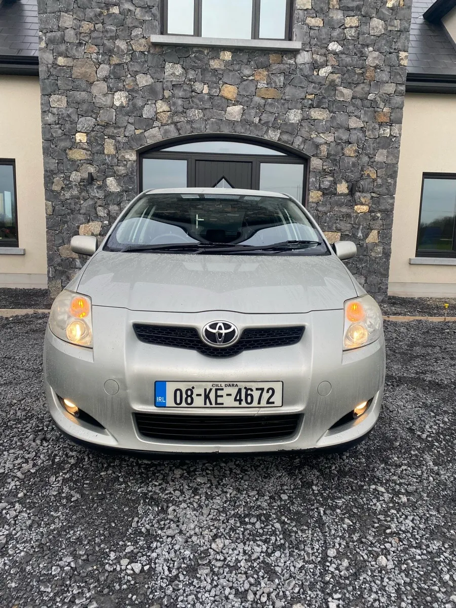 Toyota Auris Luna 1.4 8 months Tax - Image 2