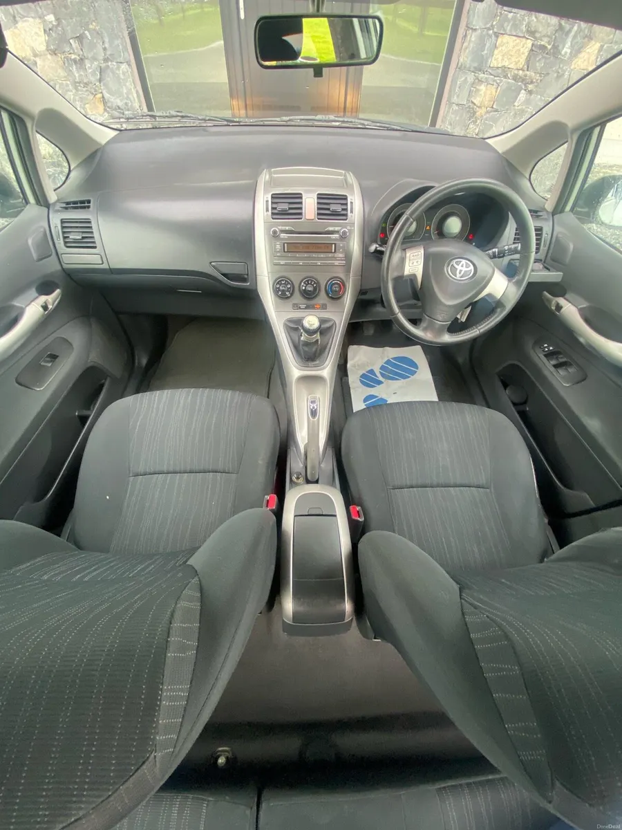 Toyota Auris Luna 1.4 8 months Tax - Image 1