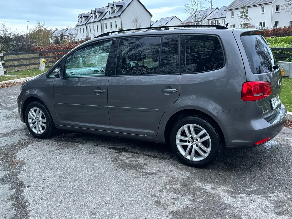 Volkswagen Touran - Image 3