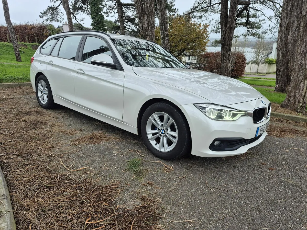 BMW 3 - Image 3
