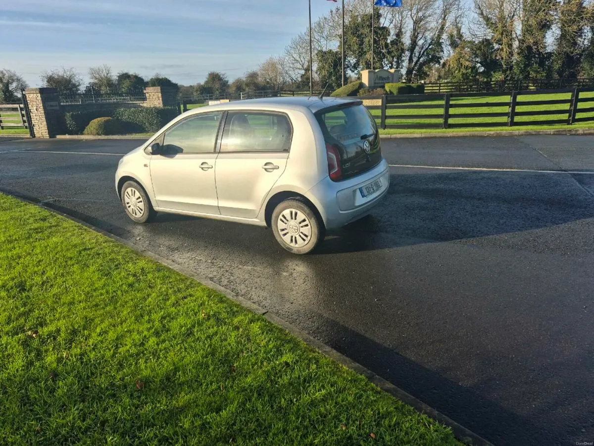 Volkswagen UP 2013 Automatic - Image 4