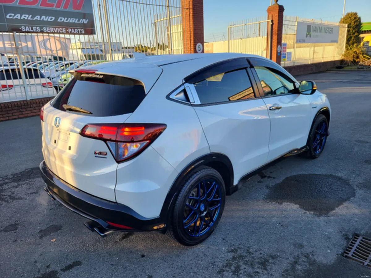 (2yr warranty) 1.5 Hybrid Auto RS Edition - Image 4