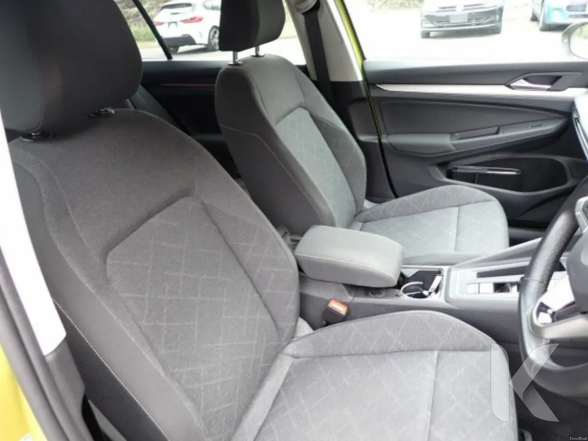 Volkswagen Golf AUTOMATIC 1.0L TSI - Image 2
