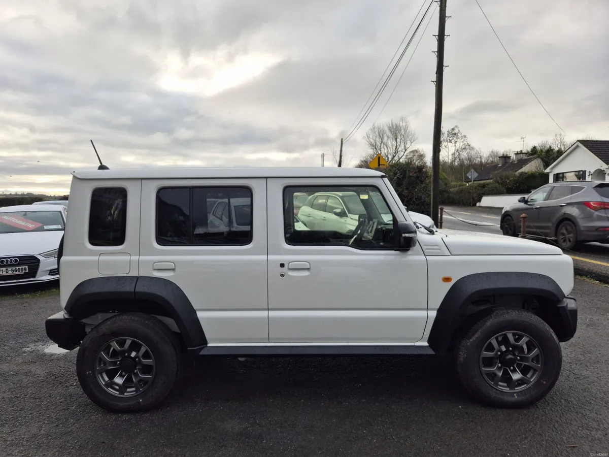2025 SUZUKI JIMNY NOMADE 5DR AUTO - Image 3