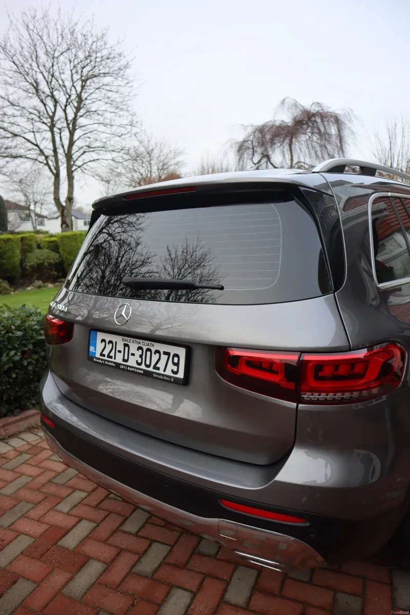 Mercedes-Benz GLB 2022 200D Progressive 5 Seats - Image 4