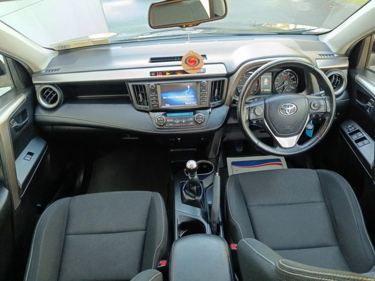 Toyota RAV4 2.0 D-4D 143Bhp 2WD AURA - Image 4