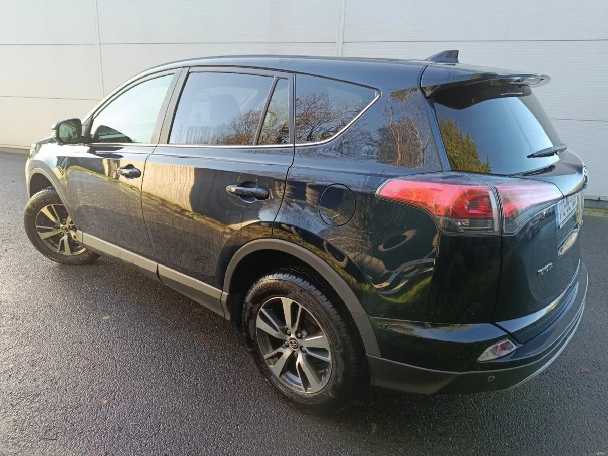 Toyota RAV4 2.0 D-4D 143Bhp 2WD AURA - Image 3
