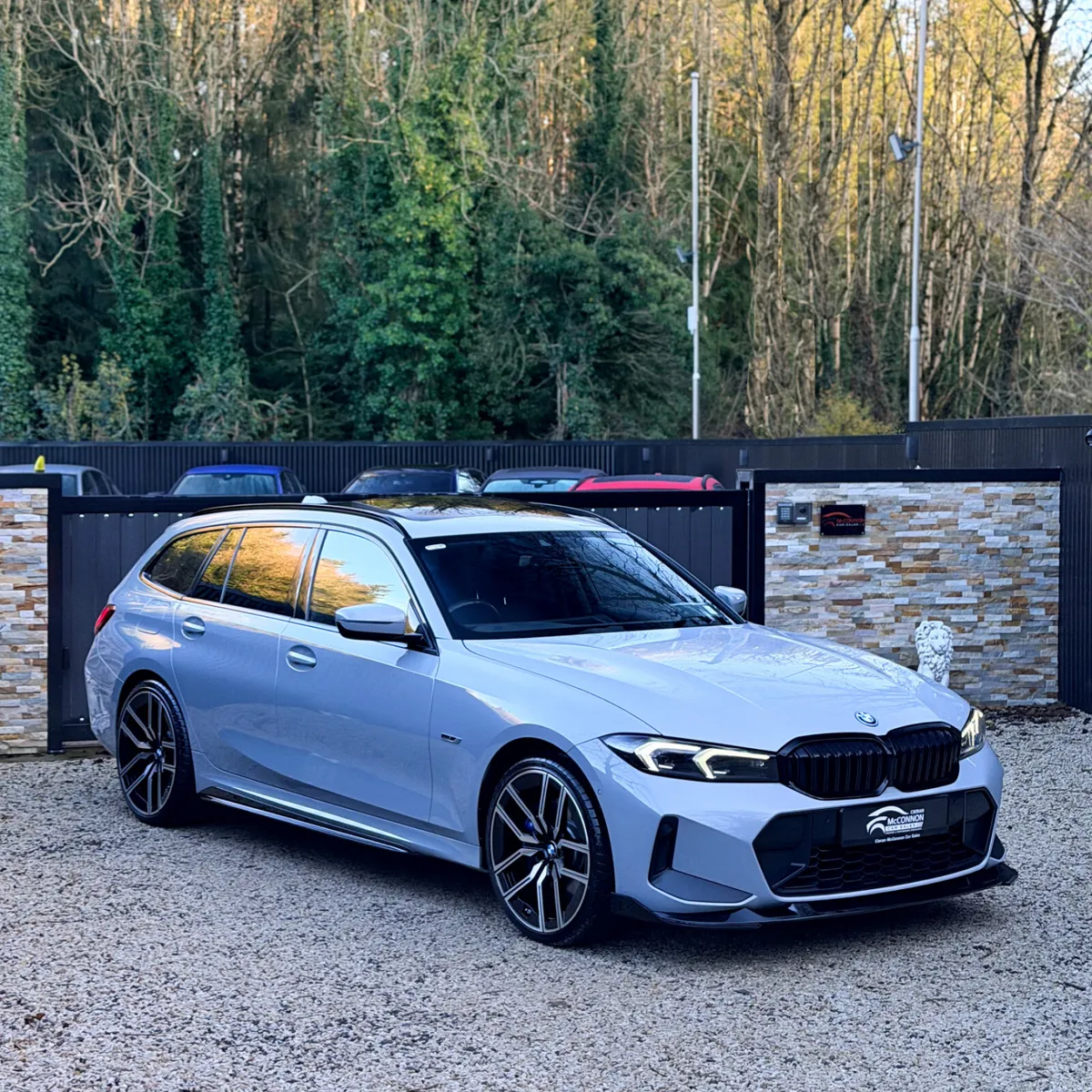 2023 (231) BMW 330e M-SPORT LCI TOURING PRO 290BHP - Image 1