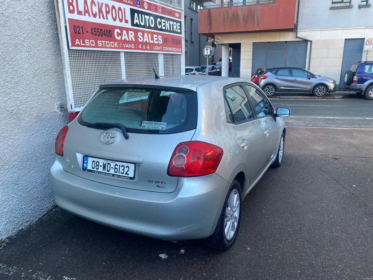 Toyota Auris 2008 - Image 2